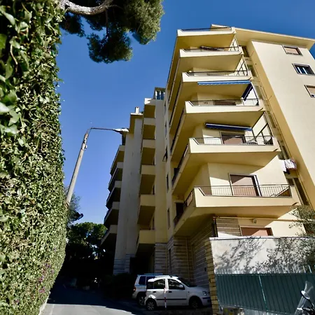 Апартаменти Blue Sky By Wonderful Italy